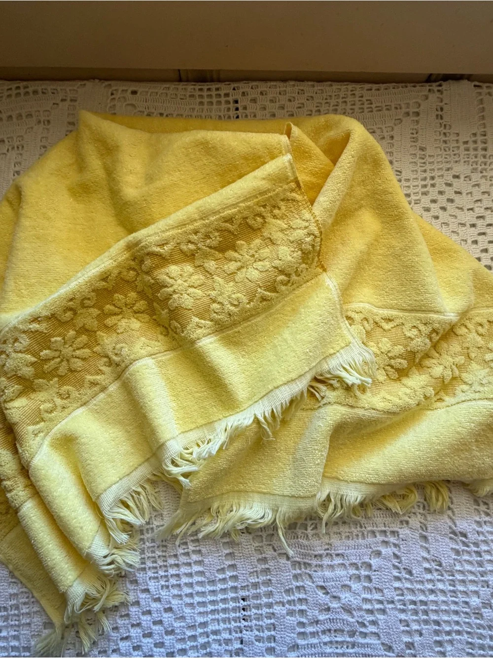 Yellow Vintage Cannon Monticello Sculpted Terrycloth Bath Towel